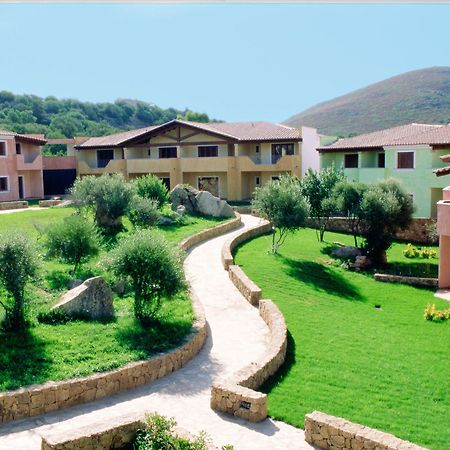 Le Corti Di Marinella Aparthotel Маринела Екстериор снимка