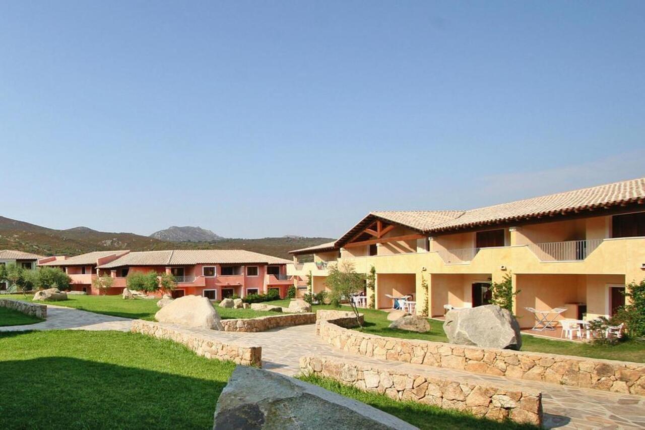Le Corti Di Marinella Aparthotel Маринела Екстериор снимка