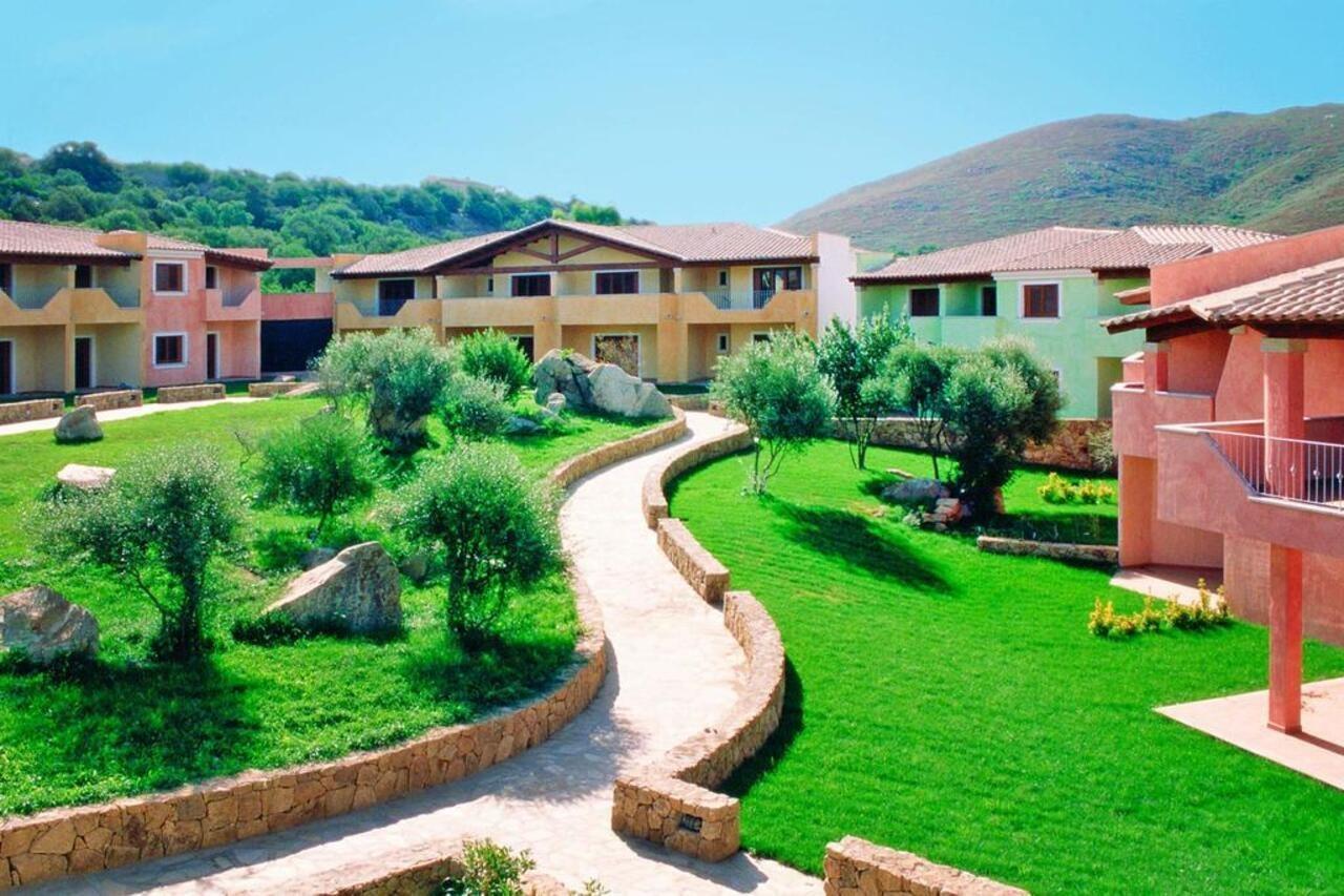 Le Corti Di Marinella Aparthotel Маринела Екстериор снимка