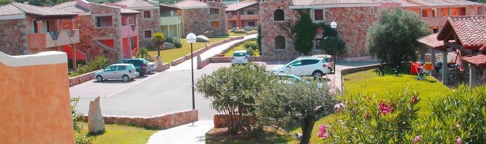 Le Corti Di Marinella Aparthotel Маринела Екстериор снимка