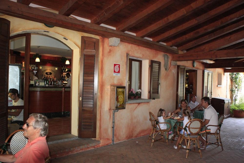 Le Corti Di Marinella Aparthotel Маринела Екстериор снимка