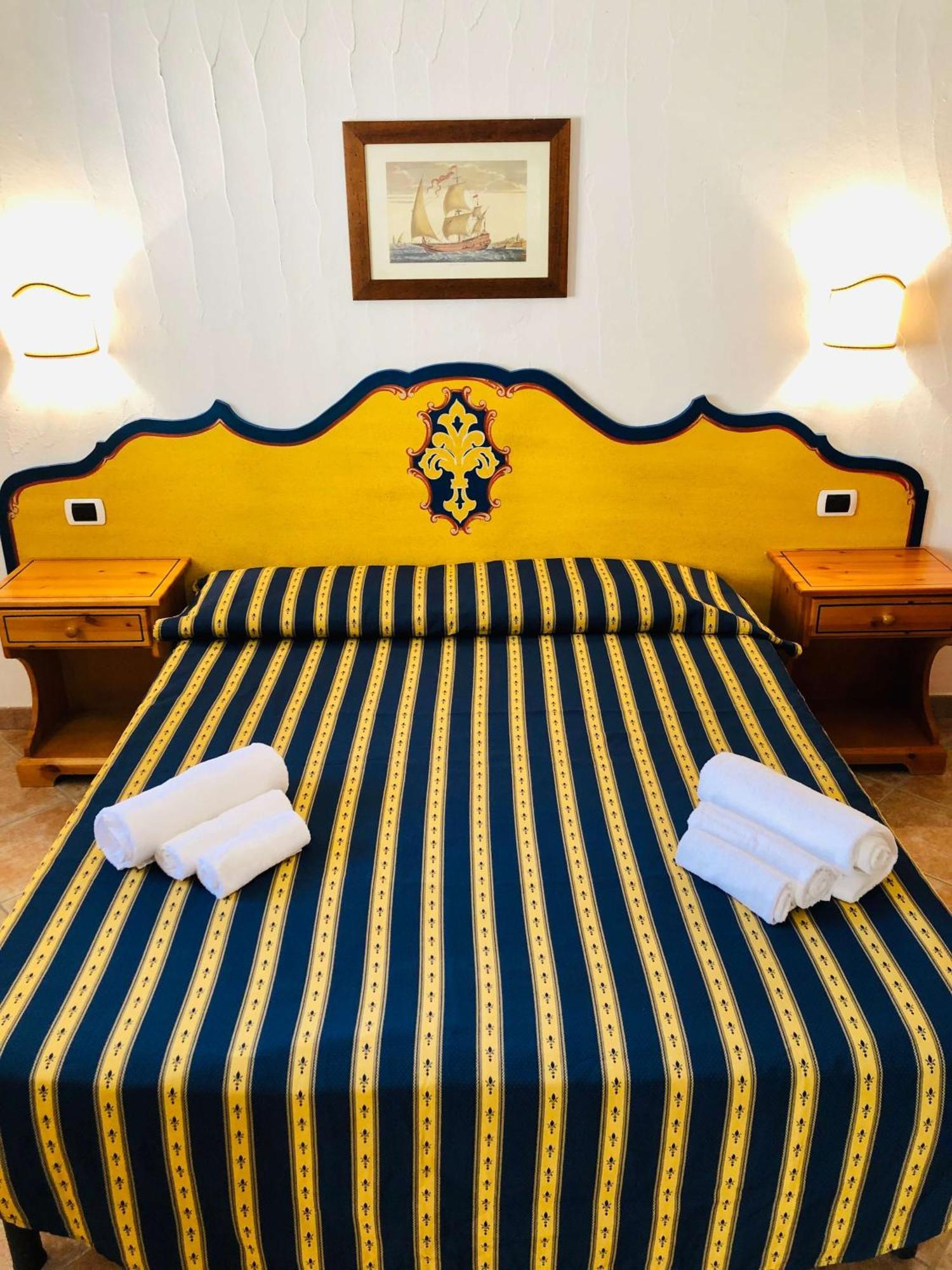 Le Corti Di Marinella Aparthotel Маринела Стая снимка