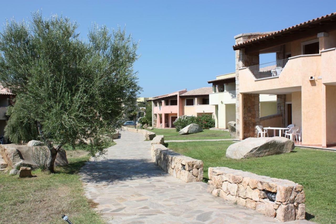 Le Corti Di Marinella Aparthotel Маринела Екстериор снимка