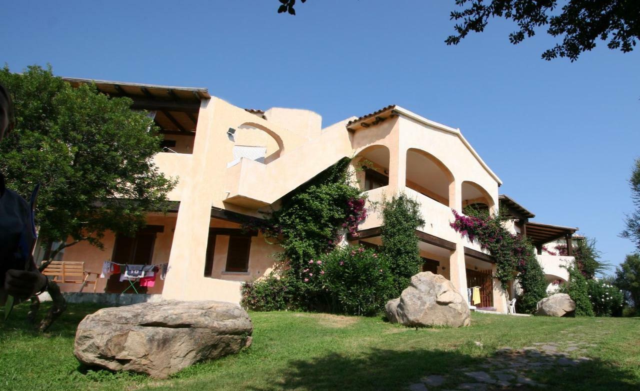 Le Corti Di Marinella Aparthotel Маринела Екстериор снимка